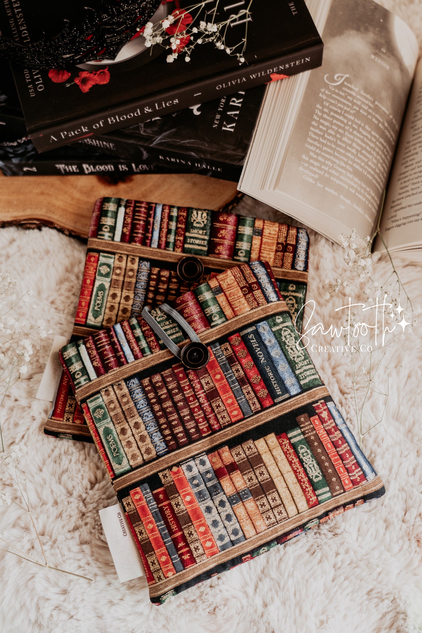Classic Bookshelf - Fabric Kindle Sleeve